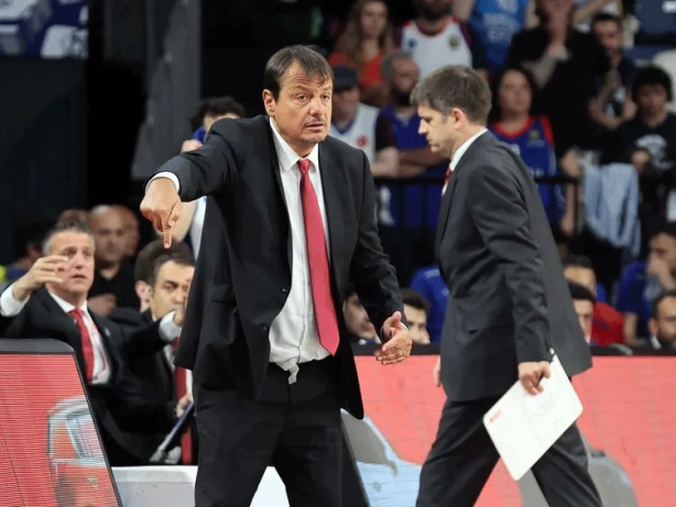 Foto - Maccabi maçı sornası Ergin Ataman'dan sert sözler: "Ben Türk vatandaşıyım, bana hiçbir şey yapamazsınız!"