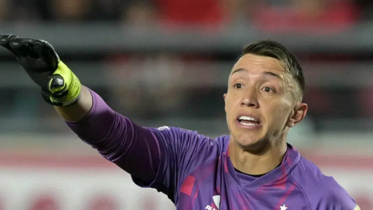 Foto - Maçın 9. dakikasında kendini yere bıraktı: Bir anda başı dönen Muslera korkuttu