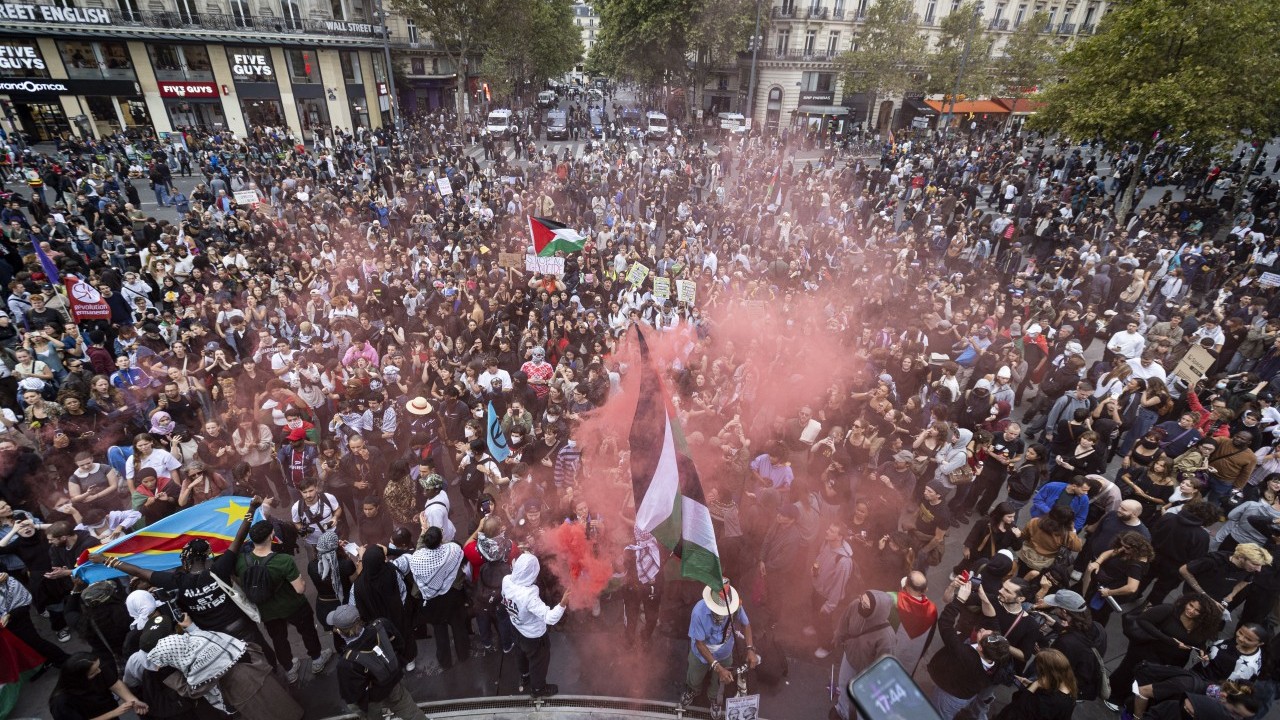 Foto - Macron karşıtı gösterilerde çok sayıda gözaltı! Alın size Avrupa’nın demokrasisi CHP’liler