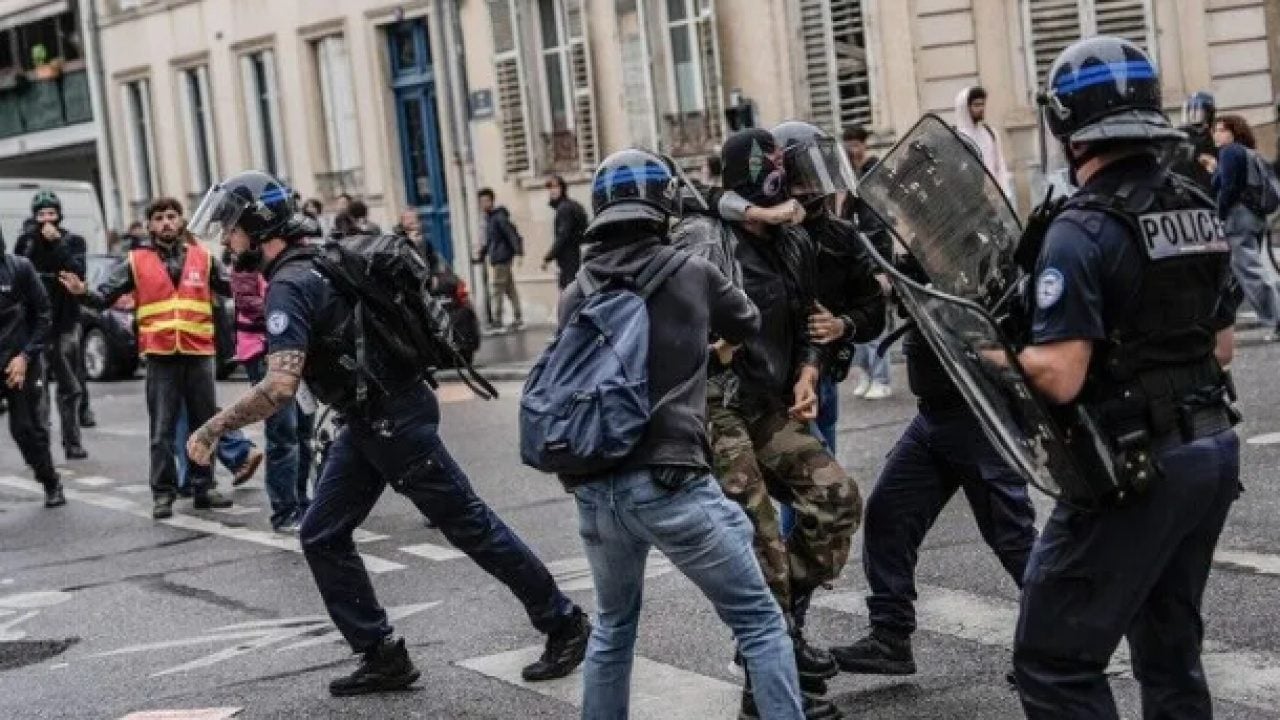 Foto - Macron korkudan isim veremedi: Trump'a aptal göndermesi!