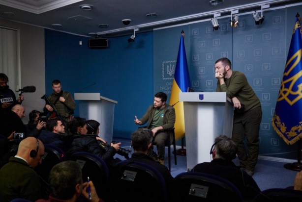 Foto - Macron Zelenskiy'e özendi