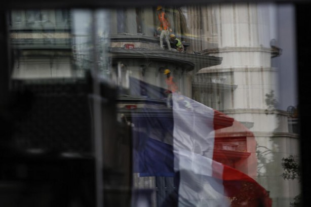 Foto - Macron'a büyük şok! Gece yarısı Fransa...