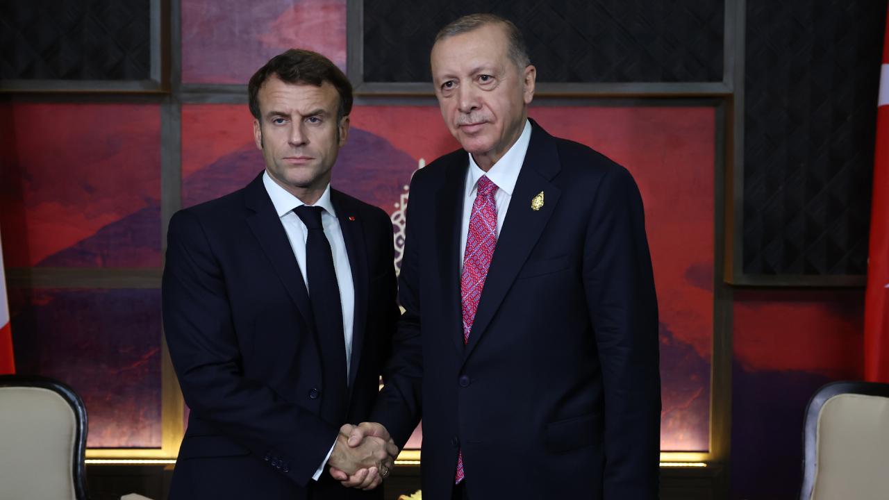 Macron'dan olay Türkiye itirafı: Bizden sonra oraya geldiler, kabul edelim bizden daha iyiler