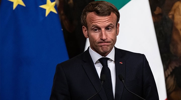 Macron'u şok eden soru: Yediğin tokat nasıldı?