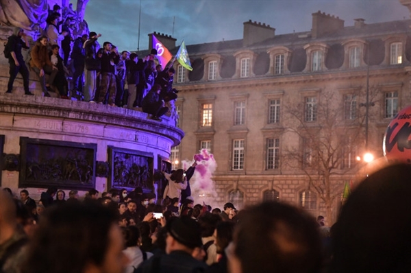 Foto - Macron'un başı dertte... Milyonlarca kişi yarın sokaklara inecek!