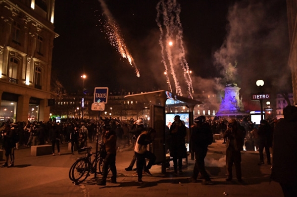 Foto - Macron'un başı dertte... Milyonlarca kişi yarın sokaklara inecek!