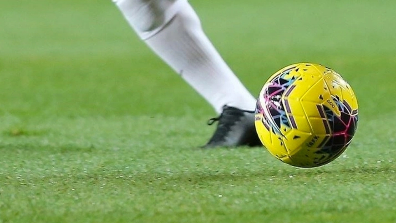 Maçta sakatlanarak beyin hasarı geçirmişti! O futbolcu hayatını kaybetti