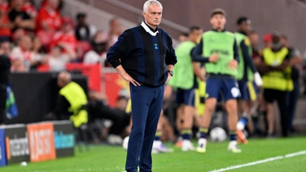 Foto - Maçtan daha fazla onu konuşanlar var! Mourinho'nun giydiği kazak gündem oldu