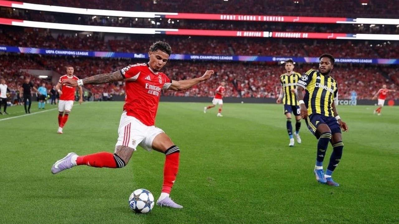 Foto - Maçtan daha fazla onu konuşanlar var! Mourinho'nun giydiği kazak gündem oldu