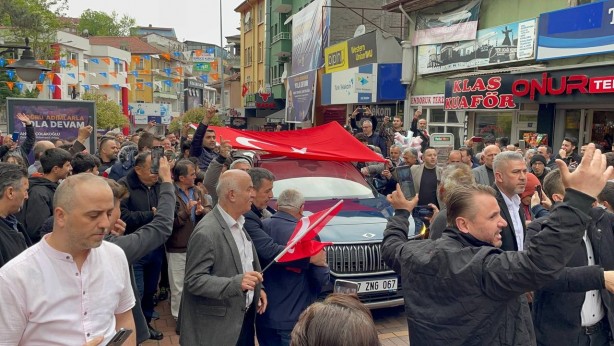 Foto - ‘Made in USA’ yazsaydı böyle olmazdı! CHP’den TOGG’u beğenen halka hakaret!