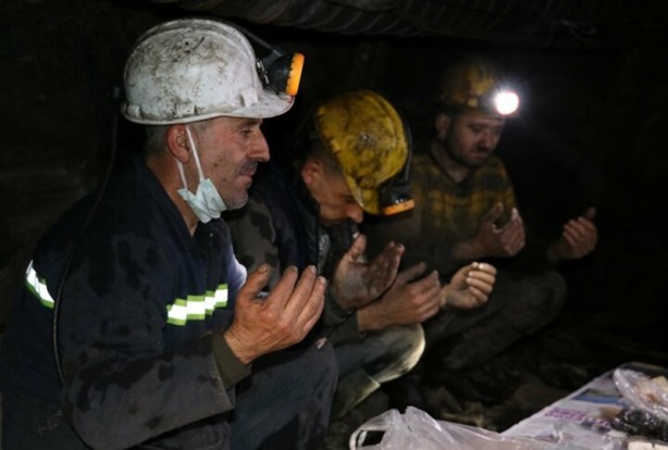Foto - Maden işçileri ilk sahurlarını yerin metrelerce altında yaptı