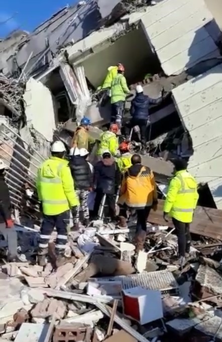 Foto - Maden işçileri Kahramanmaraş’ta 2 kişiyi enkaz altında sağ çıkardı