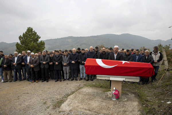 Foto - Maden işçisi Remzi Özçelik son yolculuğuna uğurlandı