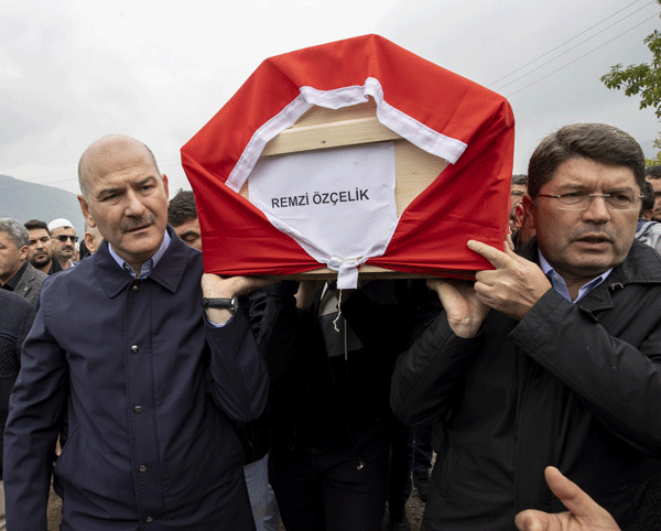 Foto - Maden işçisi Remzi Özçelik son yolculuğuna uğurlandı