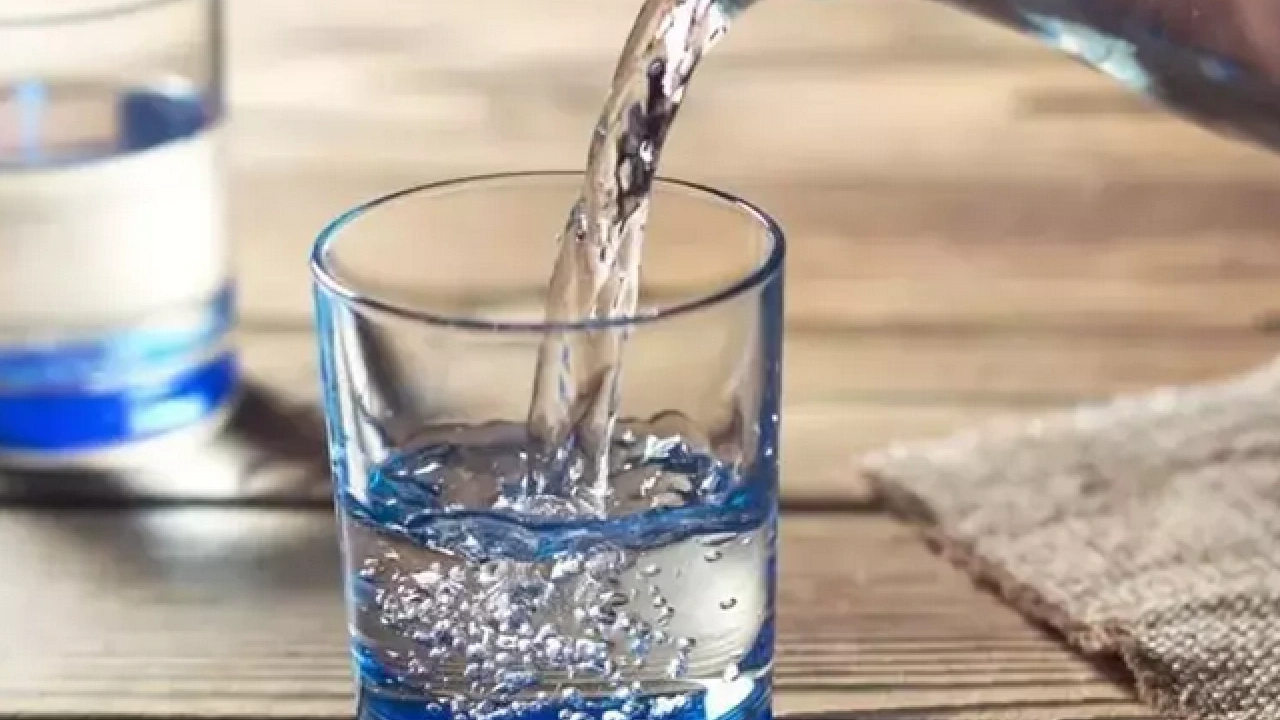 Foto - Maden suyu hem saça hem cilde faydalı! Say say bitmeyecek özelliklerini mutlaka öğrenmelisiniz...