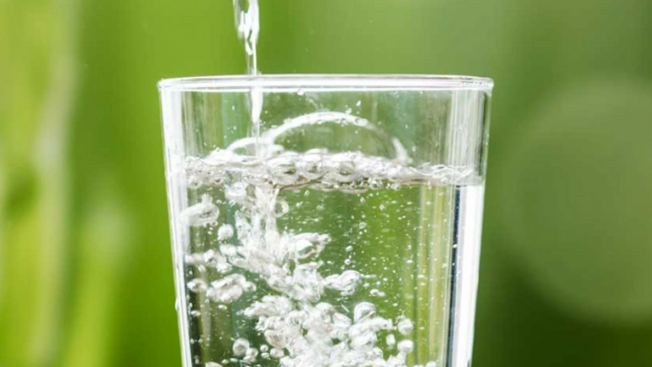 Foto - Maden suyu hem saça hem cilde faydalı! Say say bitmeyecek özelliklerini mutlaka öğrenmelisiniz...