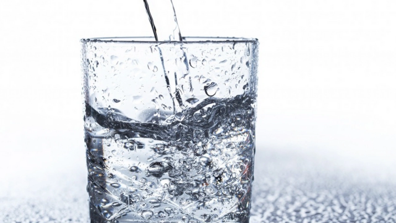 Foto - Maden suyu hem saça hem cilde faydalı! Say say bitmeyecek özelliklerini mutlaka öğrenmelisiniz...