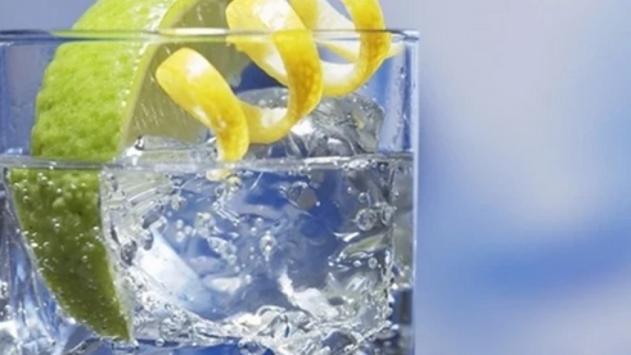 Foto - Maden suyu hem saça hem cilde faydalı! Say say bitmeyecek özelliklerini mutlaka öğrenmelisiniz...