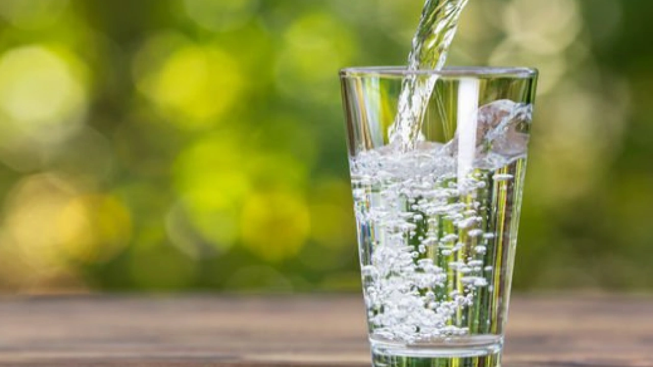 Foto - Maden suyu hem saça hem cilde faydalı! Say say bitmeyecek özelliklerini mutlaka öğrenmelisiniz...