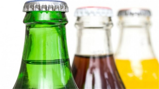 Foto - Maden suyunu bardakta içmeyin!