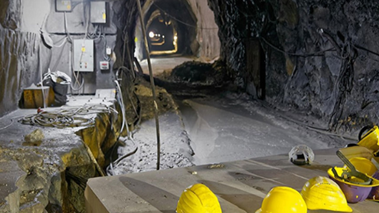 Foto - Madenciler yerin altındaki altınlar için devlete kafa tutuyor! Teslim olmuyorlar, yamyamlığa başladılar