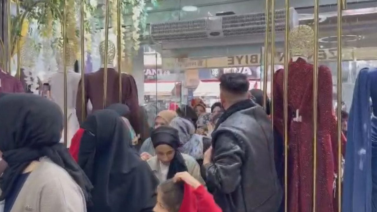  Mağaza sahibinin önlemi çaresi kaldı: Vatandaşları bayıltan indirim