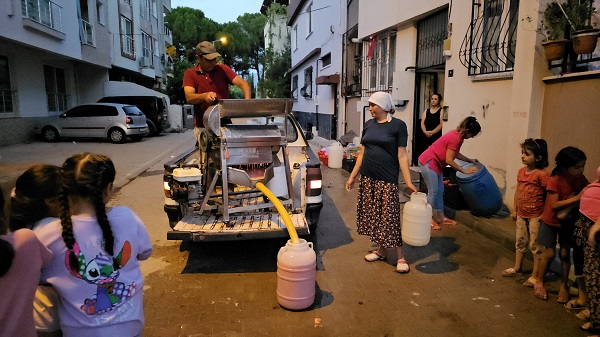 Foto - Mahalle mahalle dolaşıyor! 'Alo salça' hattı açıldı
