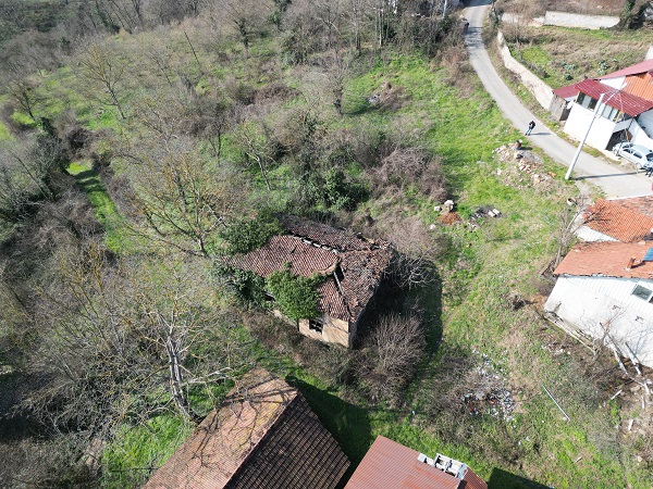 Foto - Mahalle terk edilince tarihi cami bu hale geldi