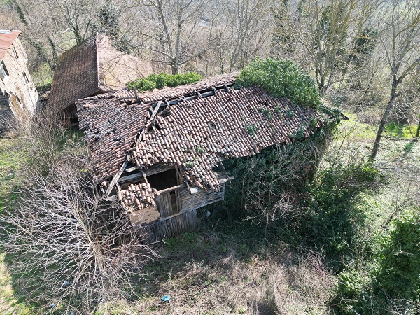 Foto - Mahalle terk edilince tarihi cami bu hale geldi