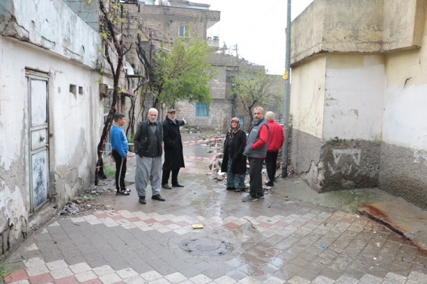 Foto - Mahalle yolundaki çöküntü tedirginlik oluşturdu