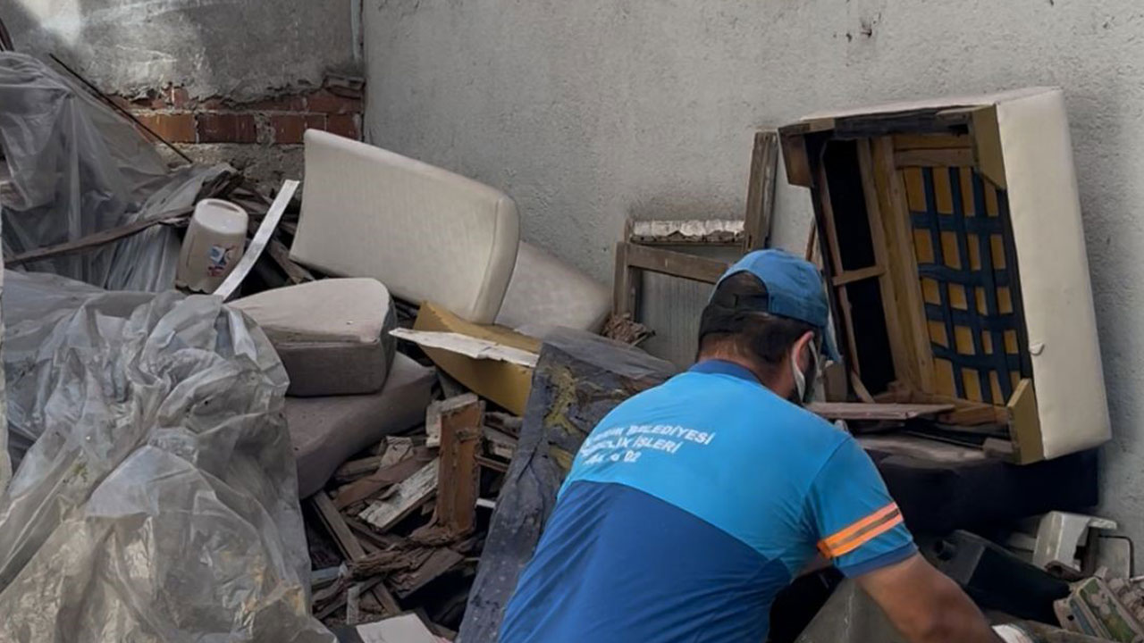 Foto - Mahalleli isyan etti! Bakın bu evden kaç kamyon çöp çıktı