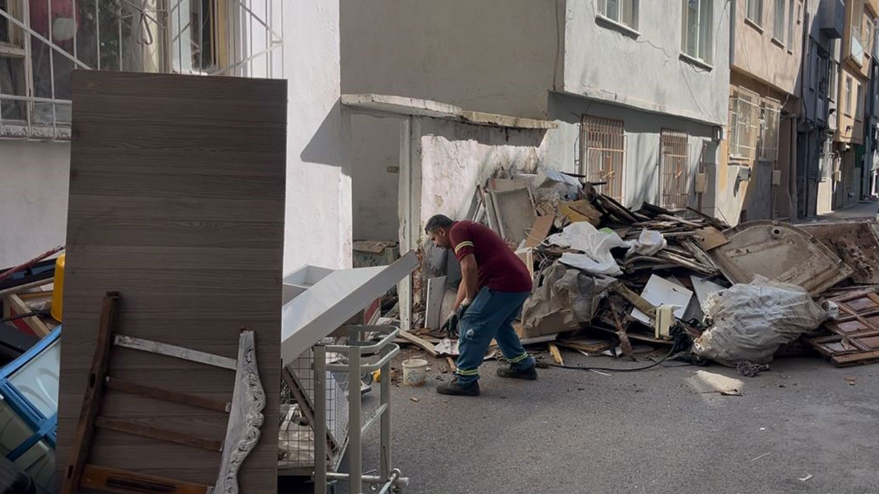 Foto - Mahalleli isyan etti! Bakın bu evden kaç kamyon çöp çıktı