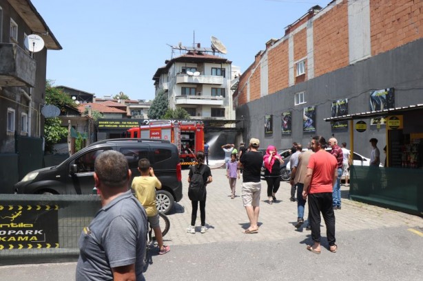 Foto - Mahalleli korkudan sokağa döküldü