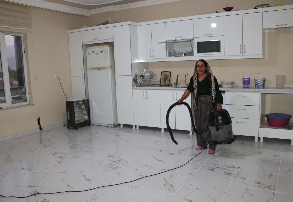 Foto - Mahallelinin uykusu kaçtı! Kürek kürek toplanıyor bitmiyorlar...