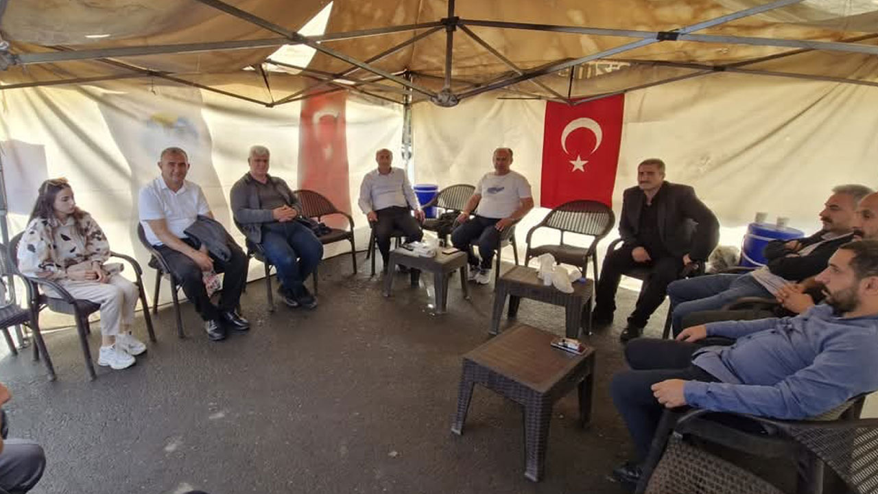 Foto - Mahkeme kararı var göreve iade yok! DEM'li belediyeler hukuku ihlal ediyor