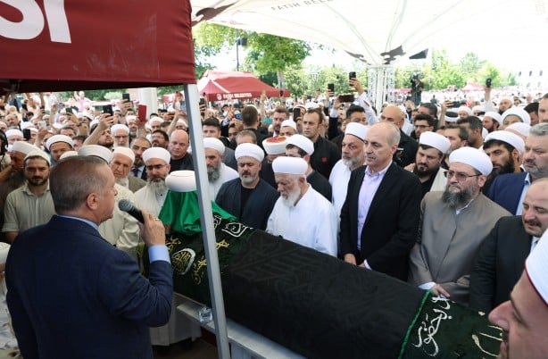 Foto - Mahmut Efendi'nin tabutunun üzerindeki örtü dikkat çekmişti! Sırrı çözüldü