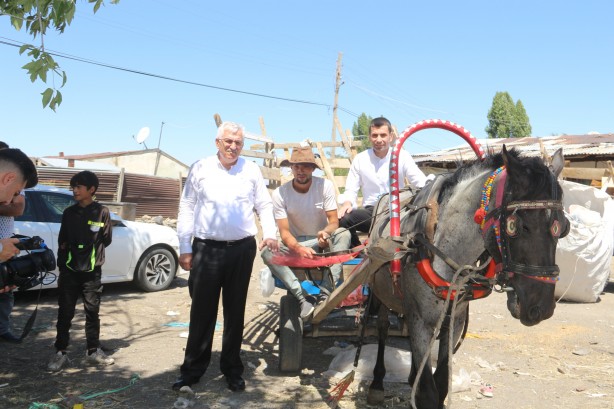 Mahmut Tanal'a ayar veren arabacıdan mesaj var