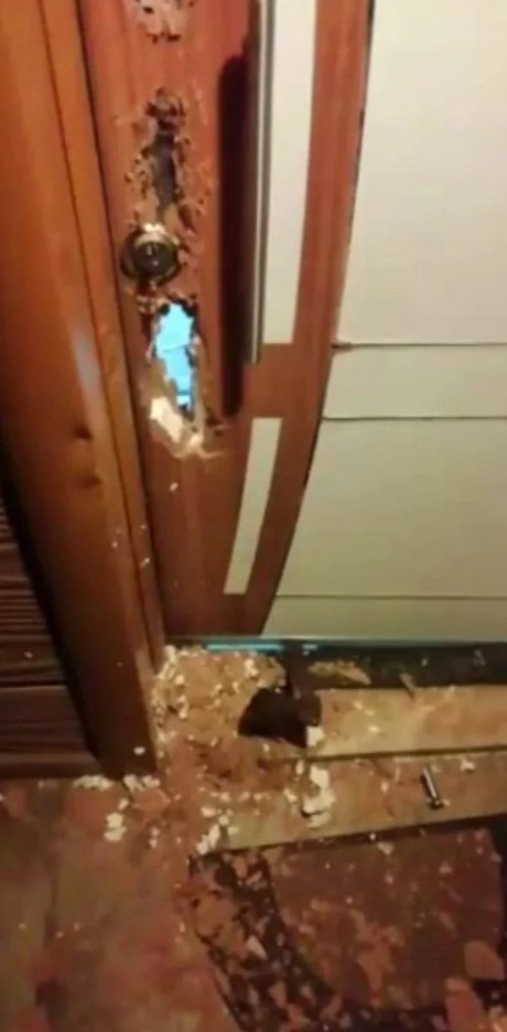 Foto - Baltalı şahıs yırttı