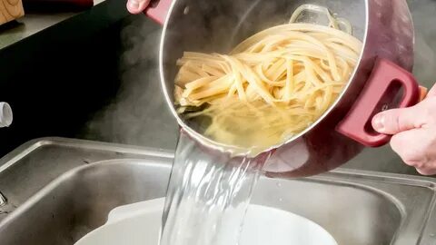 Foto - Makarna suyunu lavaboya dökmeyin! Bakın ne işe yarıyor