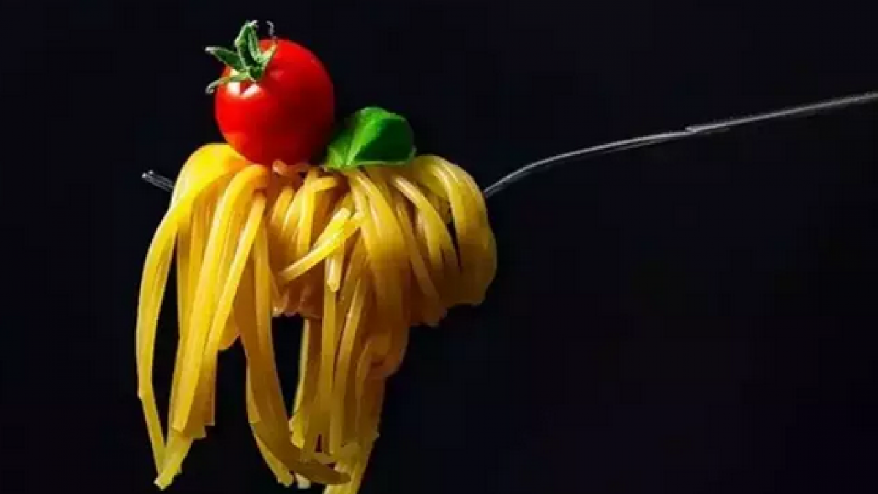 Foto - Makarnayı yıllardır yanlış tüketiyormuşuz! Lezzetini 10'a katlıyor: