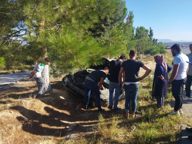 Foto - Makas ata ata ilerleyen araç korkunç kazaya sebep oldu!