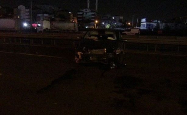 Foto - Makas atıp kaza yaptı! Arkadaşını bırakıp kaza yaptı