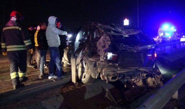 Foto - Makas atıp kaza yaptı! Arkadaşını bırakıp kaza yaptı