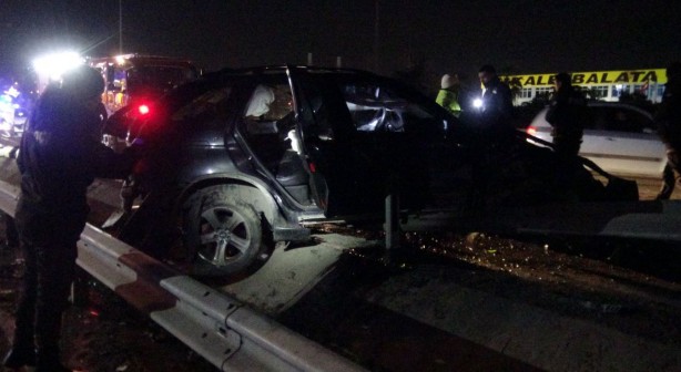 Foto - Makas atıp kaza yaptı! Arkadaşını bırakıp kaza yaptı