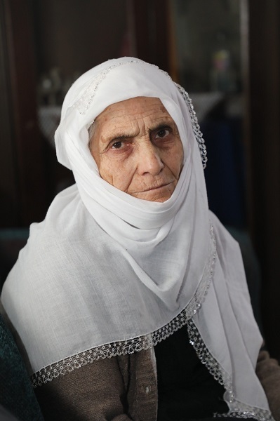 Foto - Makbule Teyze’nin derdine son verilmeli! 70 yaşında ama hiç yokmuş gibi