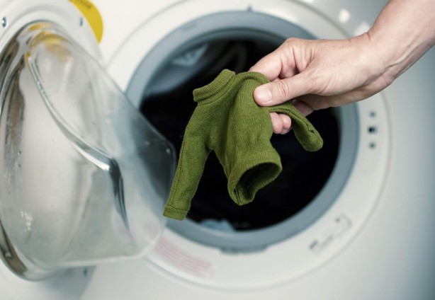 İşte makinede çeken elbiseleri eski haline getiren mucizevi yöntem! Çok ama çok basit