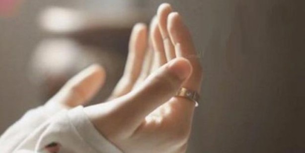 Foto - Makyaj yapmak abdesti bozar mı? Oje abdest ve gusle engel midir?