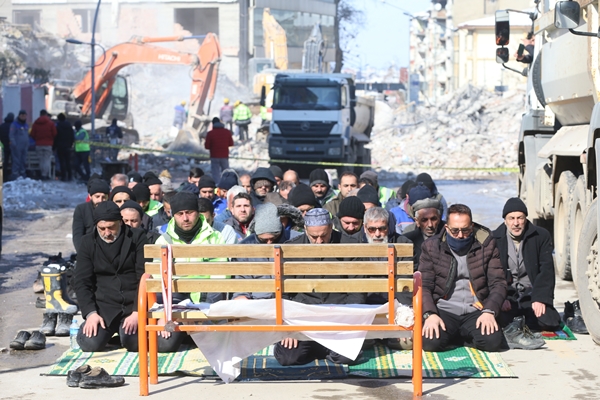 Foto - Malatya'da cuma namazı sırasında artçı sarsıntı