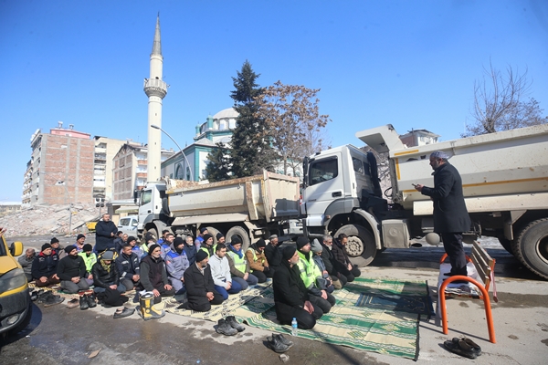 Foto - Malatya'da cuma namazı sırasında artçı sarsıntı