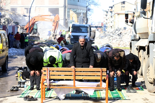 Foto - Malatya'da cuma namazı sırasında artçı sarsıntı